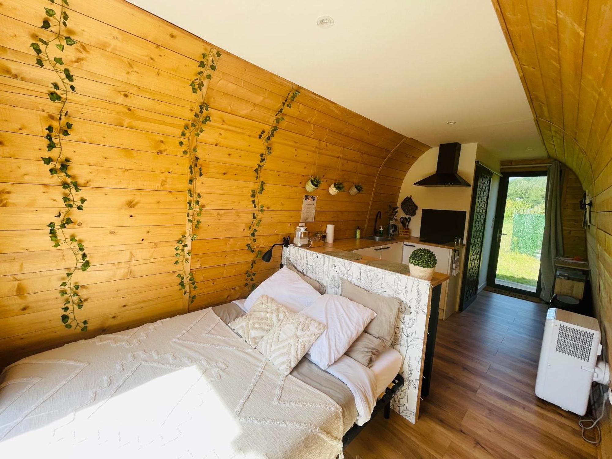 Logement Insolite : La Ruche Verte Monts-sur-Guesnes Ngoại thất bức ảnh