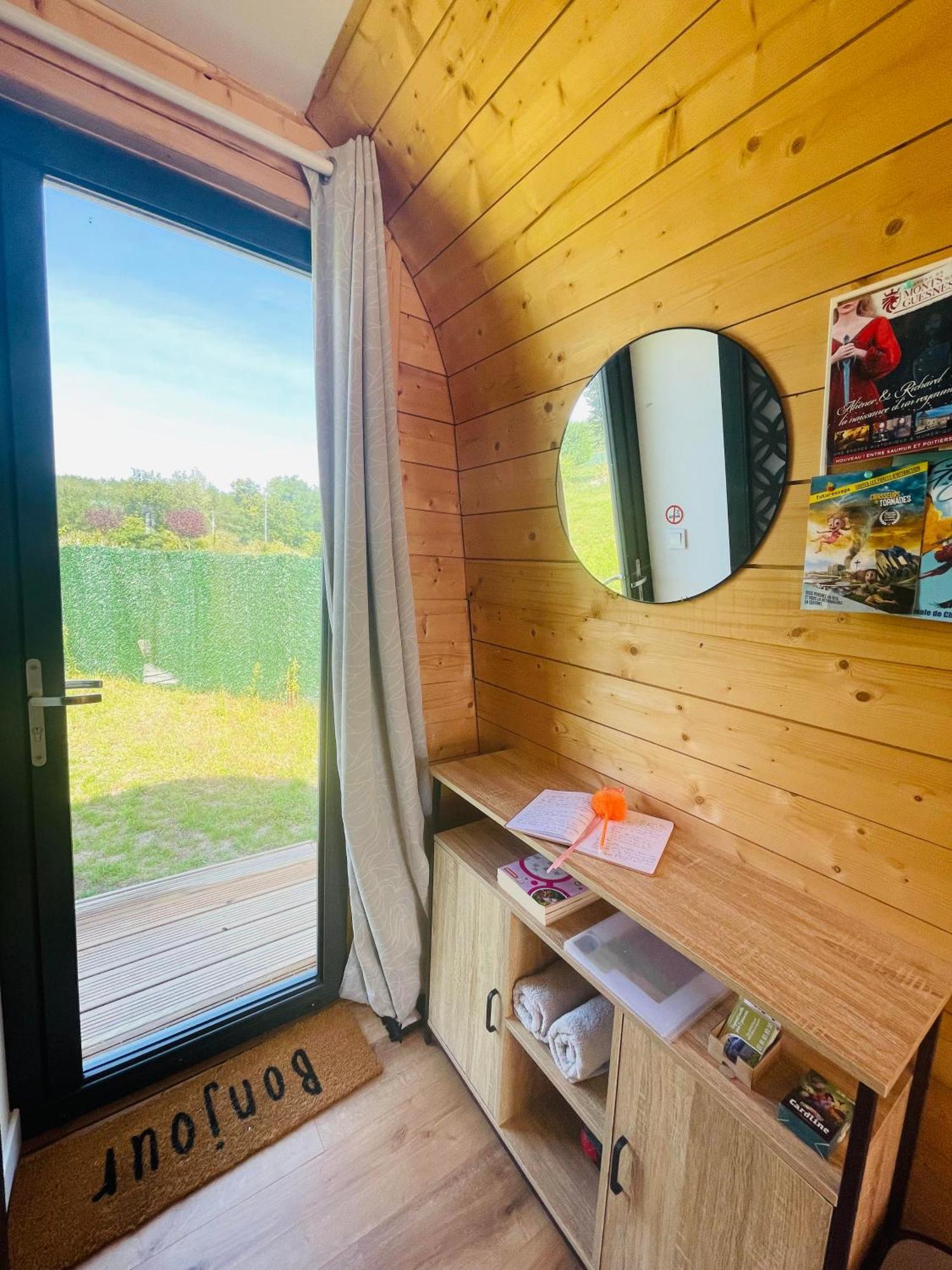 Logement Insolite : La Ruche Verte Monts-sur-Guesnes Ngoại thất bức ảnh
